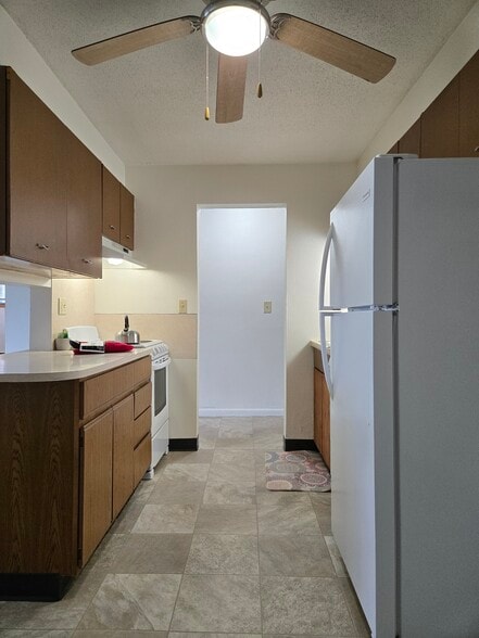 $795, 2 Bed Available July 2026 - 502 13th St SE