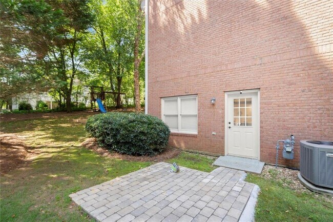 Building Photo - 4020 Walnut Creek Trail