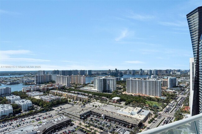 Building Photo - 16901 Collins Ave