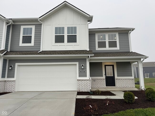 Primary Photo - 2925 Grand Rdg Dr