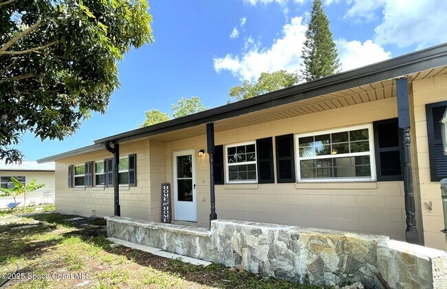 Primary Photo - 1148 N Singleton Ave