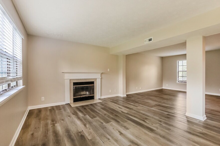 Building Photo - 6722 Foxfire Dr