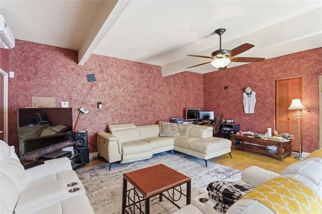 Building Photo - 1701 Creekway Dr
