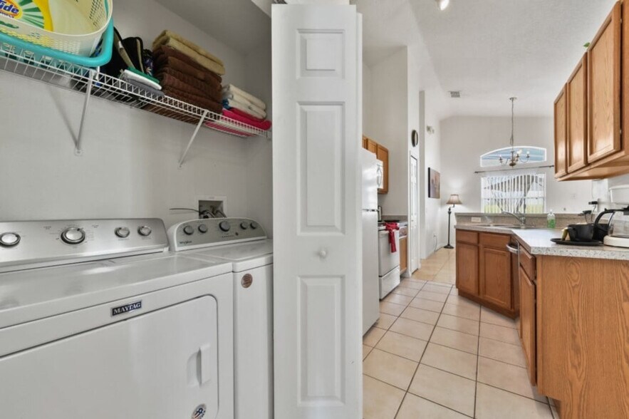 Building Photo - 447 High Point Dr