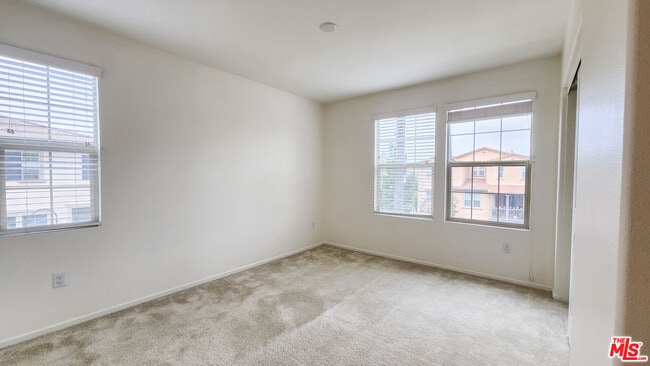 Building Photo - 835 Orchid Way