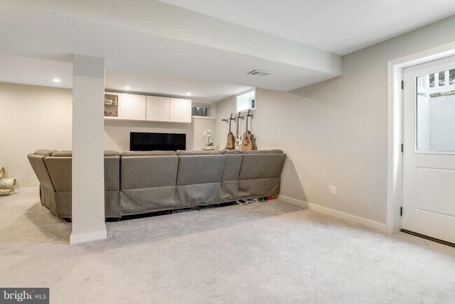 Building Photo - 5101 Redwing Dr