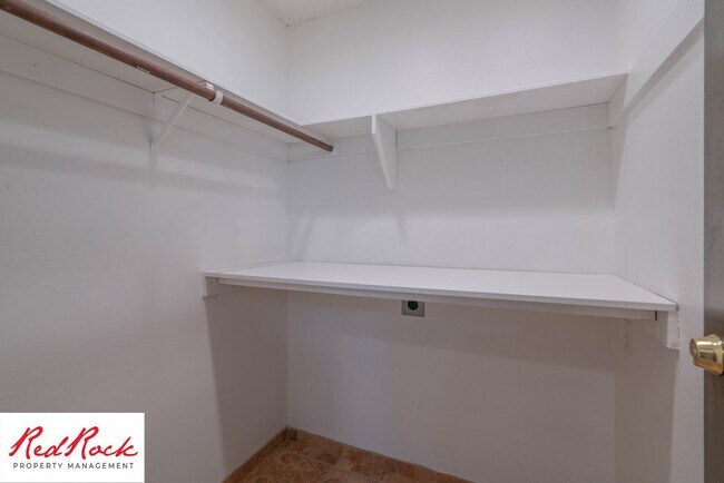 Building Photo - 2 Bedroom Condo in a Prime Location!