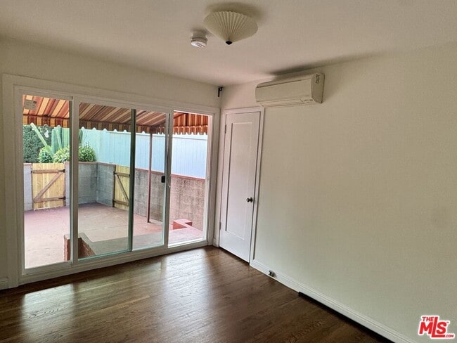 Building Photo - 3564 Dover St