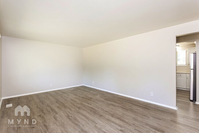Building Photo - 180 Millerberg Dr