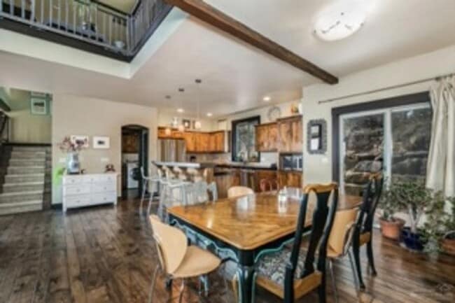 Building Photo - Gorgeous 4 Bedroom Home on Awbrey Butte!