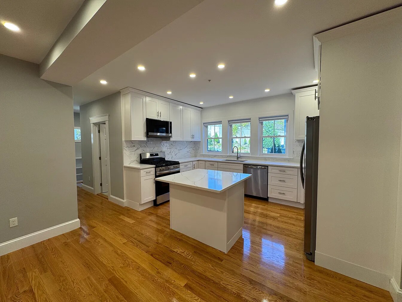 Building Photo - 86 Orchard St