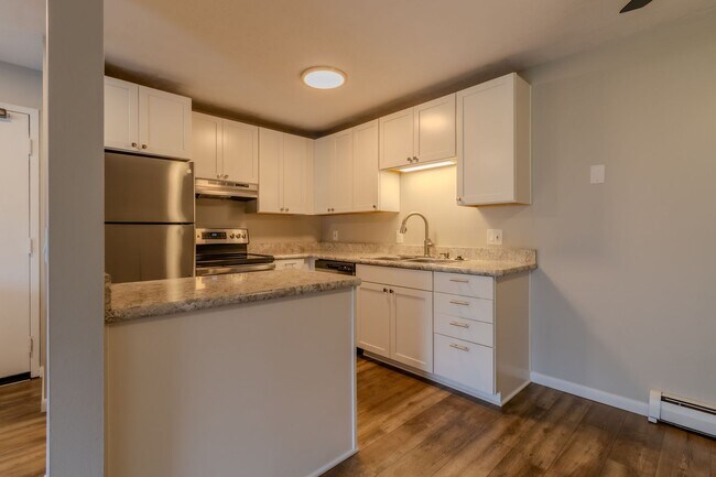 Building Photo - Live Where the City Comes Alive