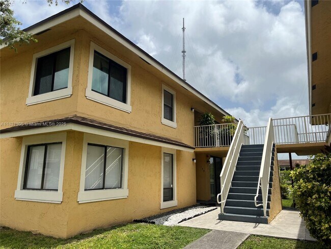 Building Photo - 450 NW 214th St