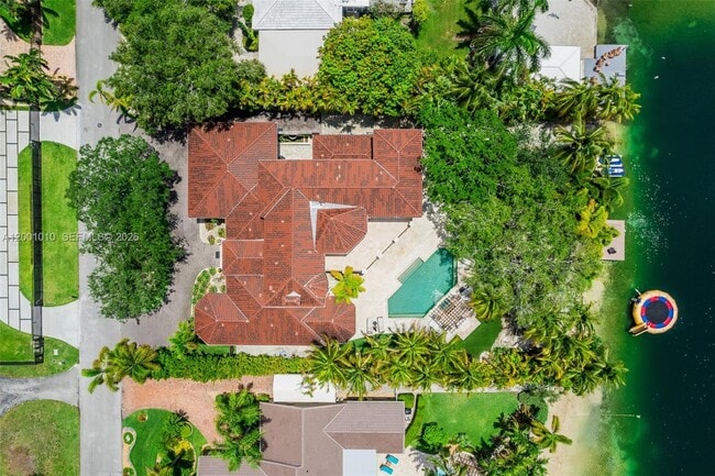 Building Photo - 9240 SW 140th St