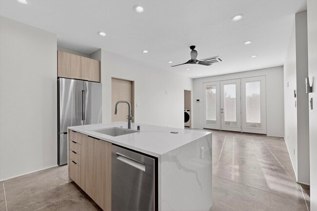 Building Photo - 705 Alcalde Pl SW