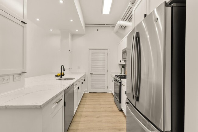 Building Photo - 1700 Kalorama Rd NW