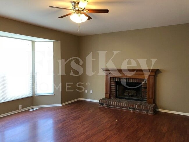 Building Photo - 16727 N Fork Ridge Dr