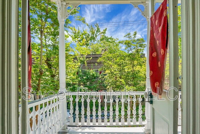 Building Photo - 6 Wentworth St