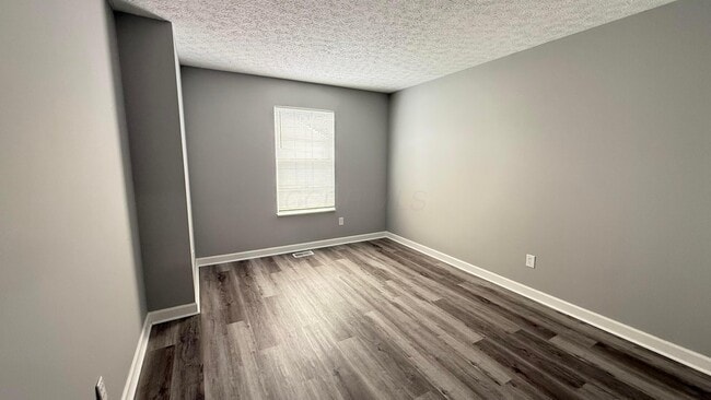 Building Photo - 904 Charleston Way Dr