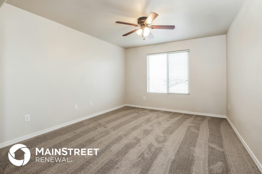 Building Photo - 8285 W Kittiwake Ln