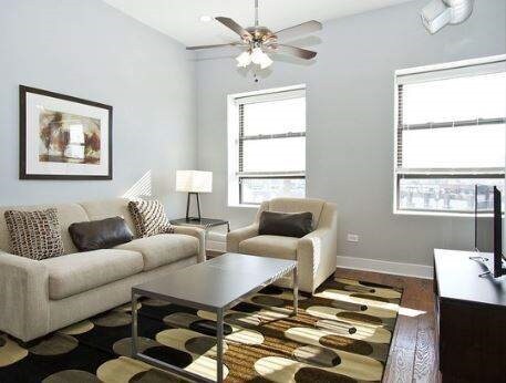 Interior Photo - 707-709 N Milwaukee Ave