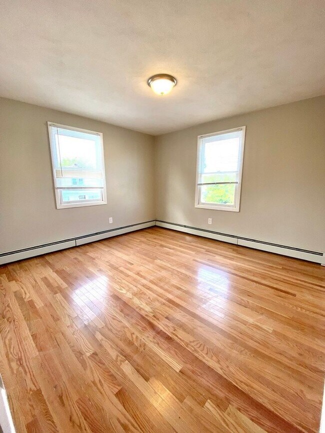 Building Photo - 40-42 August St.