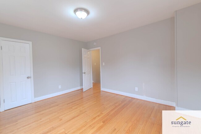 Building Photo - 615 Winston Ave