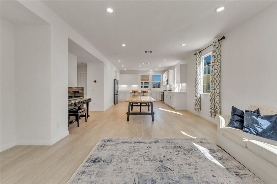 Building Photo - 27116 Vly Oak Pl