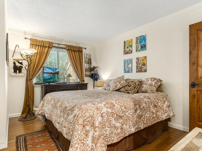 Building Photo - Incline Village: Condo - 2 Bedrooms, 2 Bat...