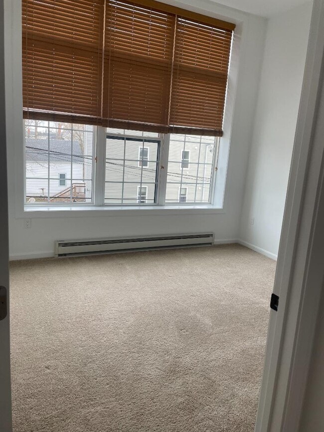 Building Photo - 8 Grove St