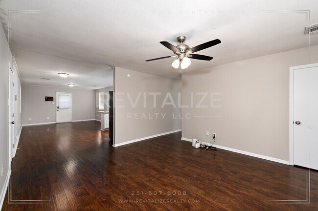 Building Photo - Beautifully Updated 4-Bedroom Home in West Mobile!