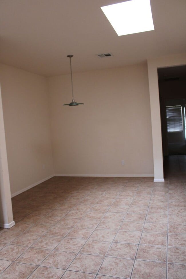 Building Photo - 3 Bedroom, 2 Bath Home for Rent