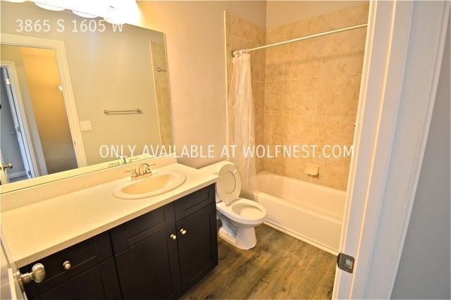 Building Photo - Gorgeous 3 Bedroom West Valley Townhome! N...