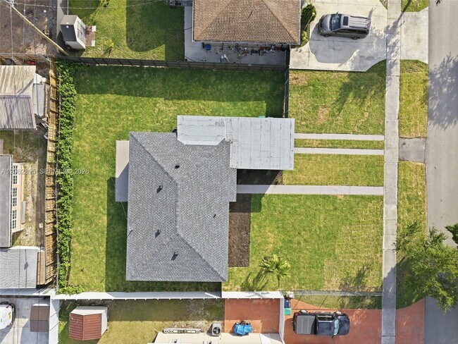 Building Photo - 9660 Dominican Dr