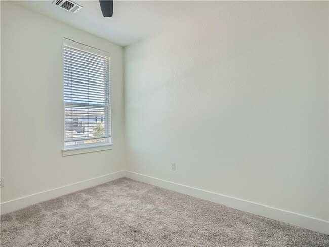 Building Photo - 1802 Roseburg Dr