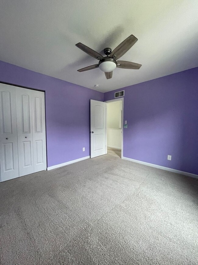 Building Photo - Three Bedroom Home in Kalamazoo