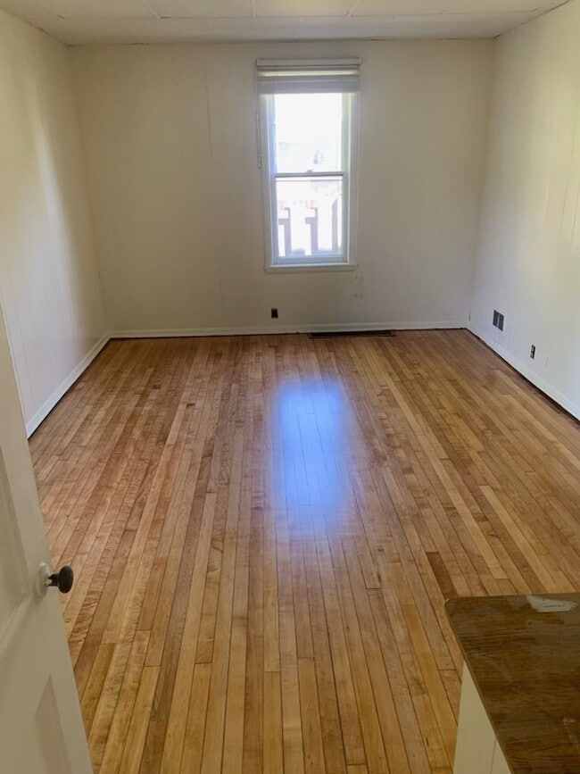 Building Photo - Adabell Coolidge