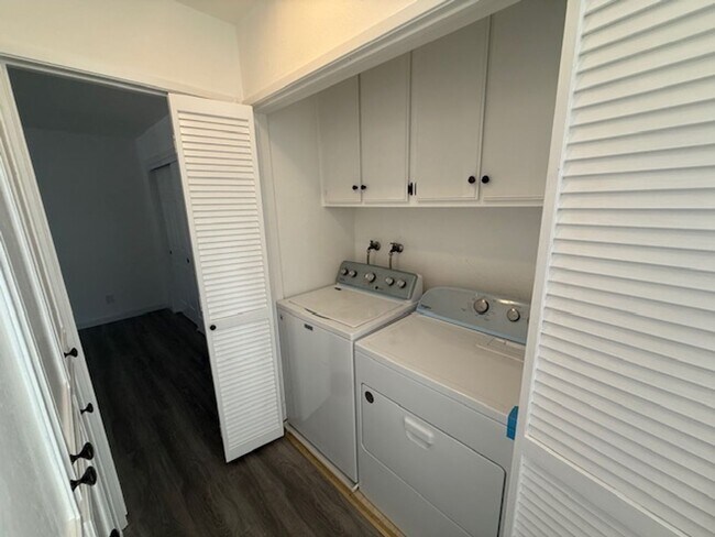 Building Photo - Renovated 2-Bedroom Condo in Martinez