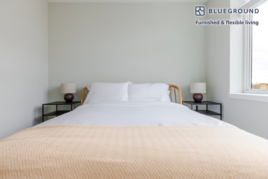 Building Photo - 6149 N Broadway