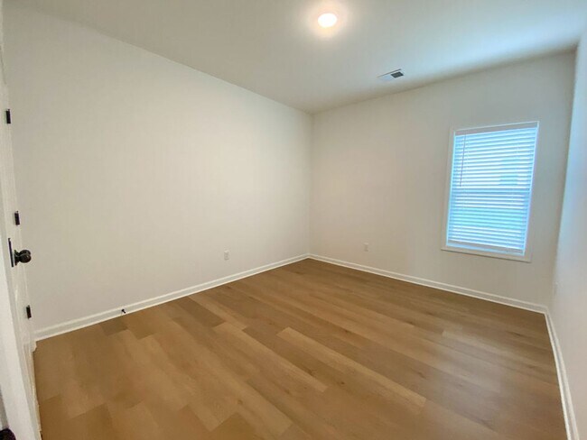 Building Photo - 4 bedroom, 2 bath in Brighton TN built in ...
