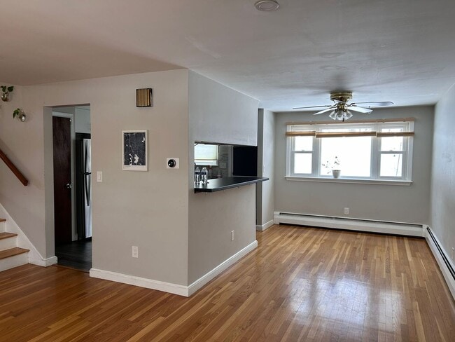 Building Photo - House for Rent in Stoneham!