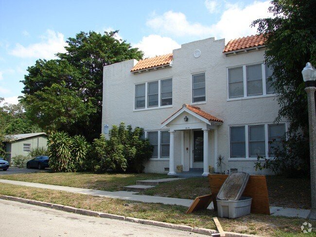 Building Photo - 815 Upland Rd