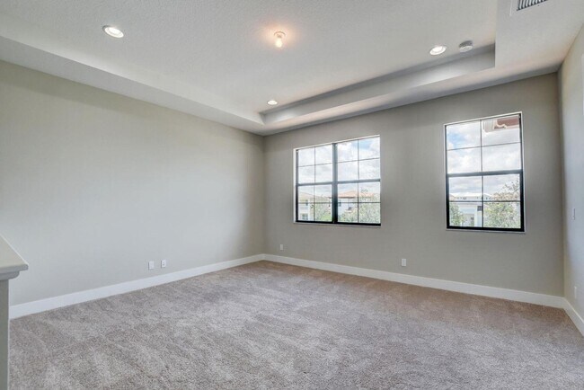Building Photo - 2086 Dickens Ter
