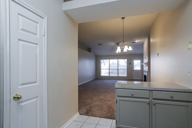 Building Photo - 31164 N Head Dr
