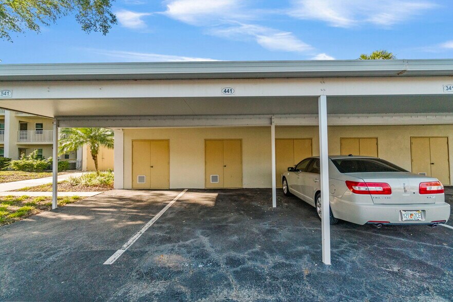 Building Photo - 433 Cerromar Ln