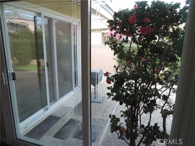 Building Photo - 1451 N Shaffer St