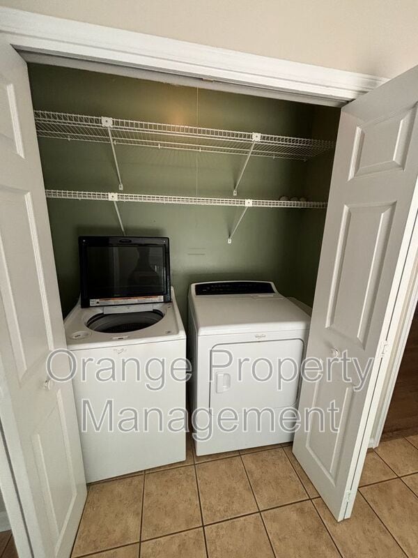 Building Photo - 193 Heather Dr