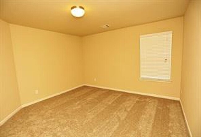 Building Photo - 10011 Cobbs Cove Ln