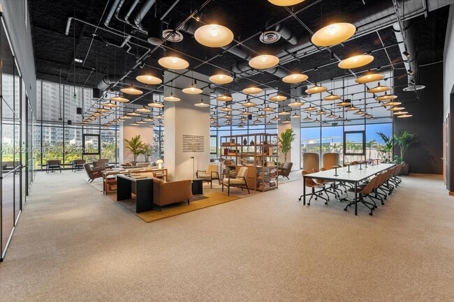 Building Photo - 501 West Ave