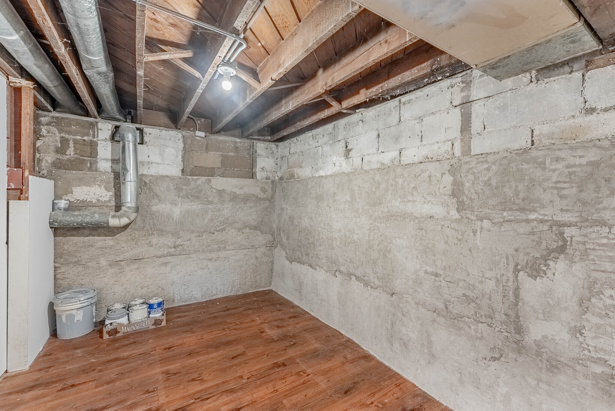 Building Photo - 125 S Main St